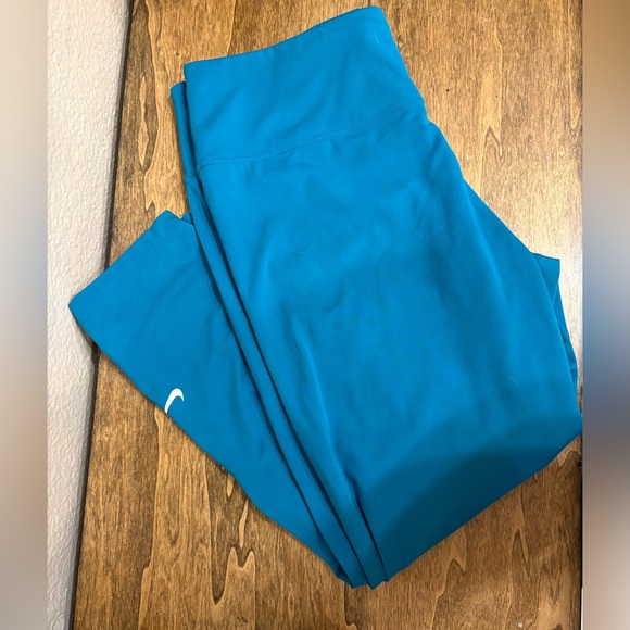 Nike Dri-Fit Women’s Leggings, Large - Picture 1 of 7